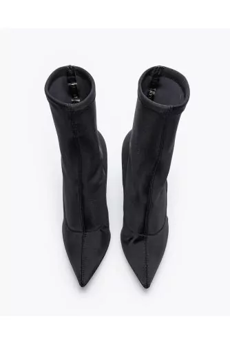 Bottines en satin stretch avec talon sculpture 105