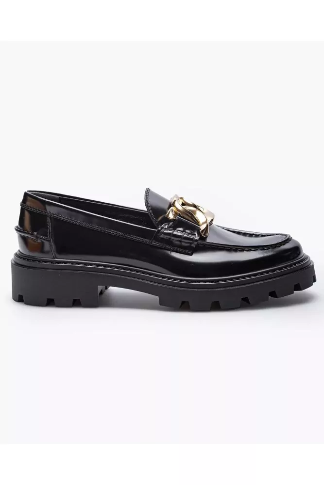 High gloss leather moccasins with small heel and link chain 20