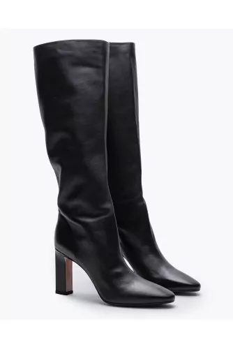 Leather rider boots with heel and stitched buttress 85