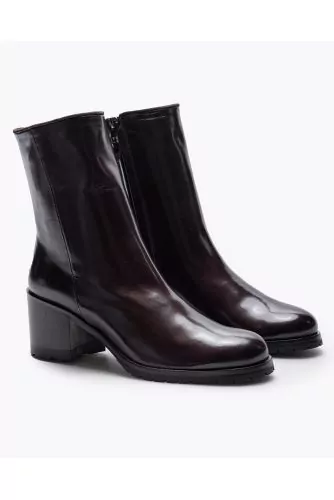 Bottines en cuir avec fermeture éclair 55