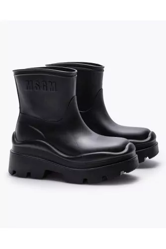 Rubber low boots made of one piece 45