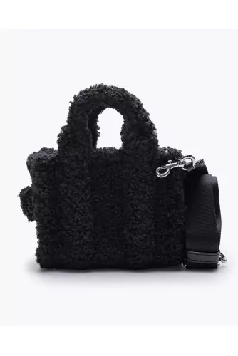 Teddy Tote Micro - Sac en textile duveteux et étiquette en cuir