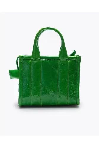 The Shiny Crinkle - Frowned varnished leather bag with shoulder strap