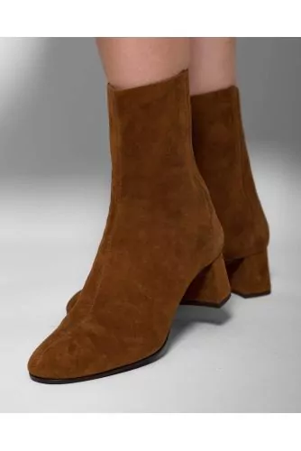 Saint Honoré - Suede boots with elastic slices