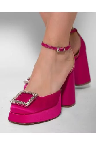Satin cut shoes decorated with rhinestones buckle 100