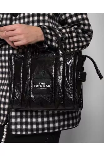 The Shiny Crinkle - Frowned varnished leather bag with shoulder bag