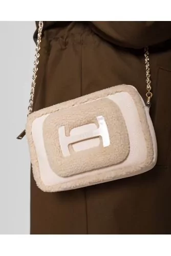 Camera Bag - Sac en cuir grainé et fausse fourrure avec logo H