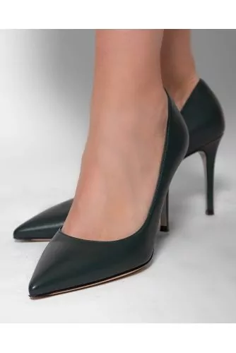 Leather pumps with pointed toe 85