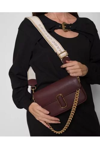 The J Shoulder Bag - Leather bag with shoulder strap and magnetic flap with logo