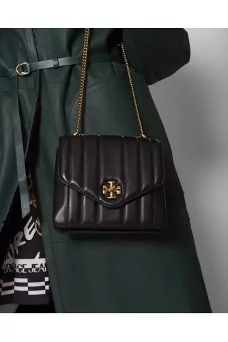 Kira Square - Quilted shoulder bag with logo on the clasp