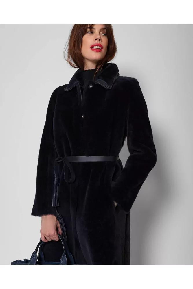 Reversible merinillo coat with leather crochet collar