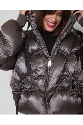 Puffy jacket in shiny polyamide and goose down with gathered stitching