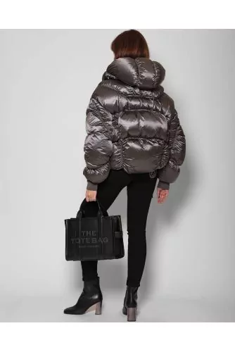 Puffy jacket in shiny polyamide and goose down with gathered stitching