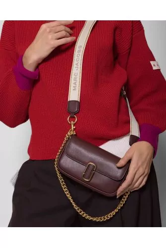 The J Shoulder Bag - Sac mini en cuir avec bandoulière et chaîne