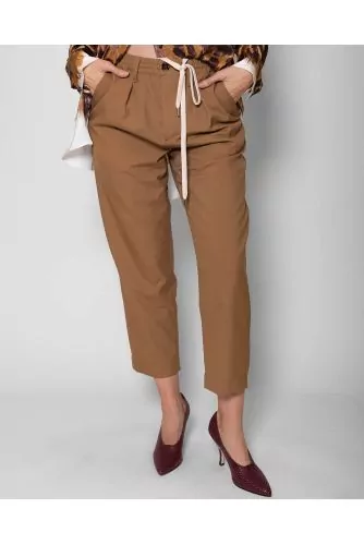 Wool trousers with darts and elastic waist