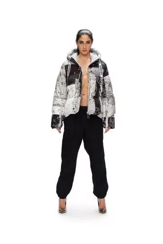 Puffy jacket fille dup with duvet and decorated with patchwork print