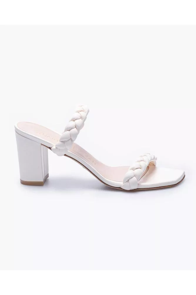 Mule Stuart Weitzman blanc, 2 bandes tressées, talon 75, semelle cuir