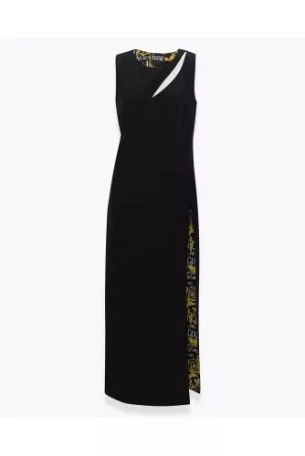 Long dress with cut-outs and neckline in the back