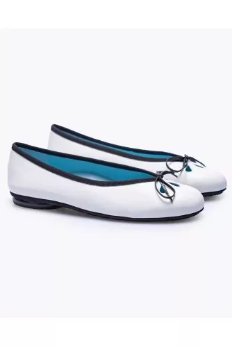 Nappa leather ballerinas with petal cutouts and bow