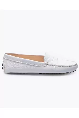 Mocassin Tod's "Gommini" blanc avec patte pour femme