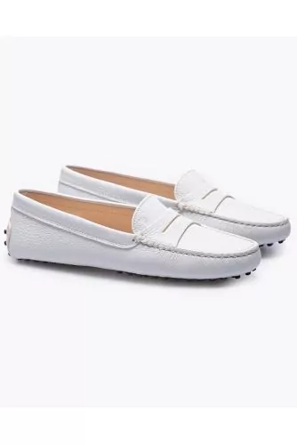 Mocassin Tod's "Gommini" blanc avec patte pour femme