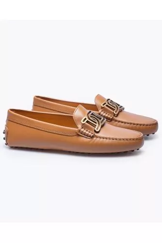 Gommino - Leather loafers with metal links and stitched top