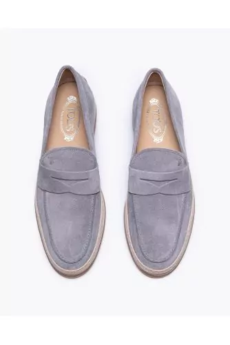 Mocassins en croûte de cuir avec patte et plateau surpiqué