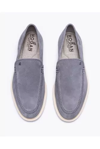 H633 - Split leather moccasins with smooth upper