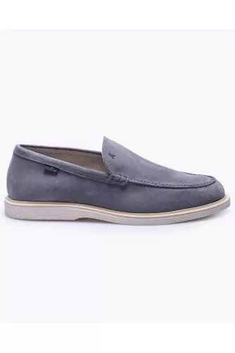 H633 - Split leather moccasins with smooth upper