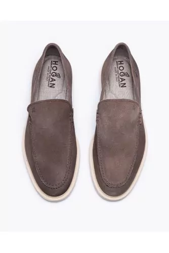H633 - Split leather moccasins with smooth upper