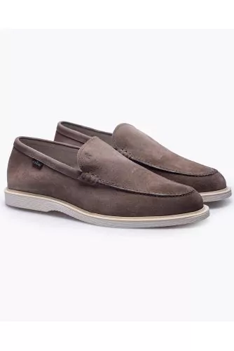 H633 - Split leather moccasins with smooth upper