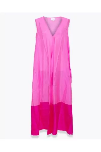 Sleeveless silk dress with V-neckline