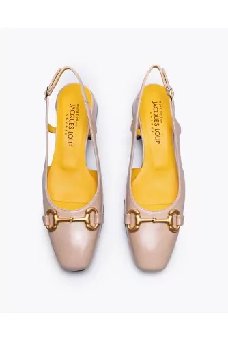 Leather cut-shoes with back strap and matte gold bits 30