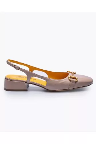 Leather cut-shoes with back strap and matte gold bits 30