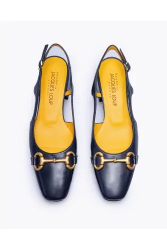 Leather cut-shoes with back strap and matte gold bits 30