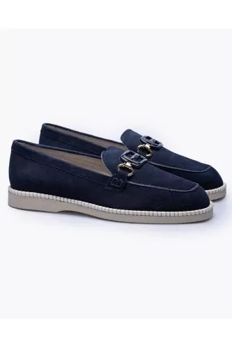H642 - Suede moccasins with tone on tone bit