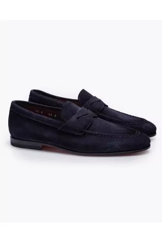 Mocassins en croûte de cuir avec patte et plateau à double surpiqûres