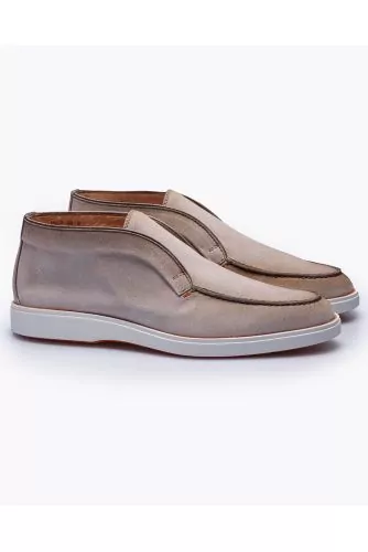 Mocassins en croûte de cuir avec empeigne lisse et plateau surpiqué