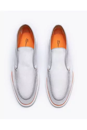 Mocassins en croûte de cuir avec empeigne lisse et plateau surpiqué