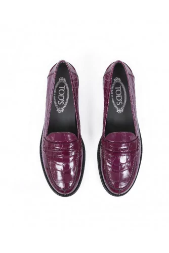 Mocassin Tod's avec patte bordeaux semelle de gomme pour femme