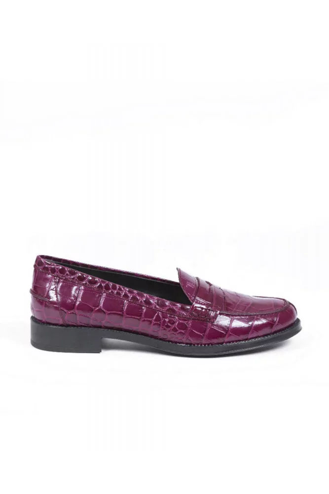 Mocassin Tod's avec patte bordeaux semelle de gomme pour femme