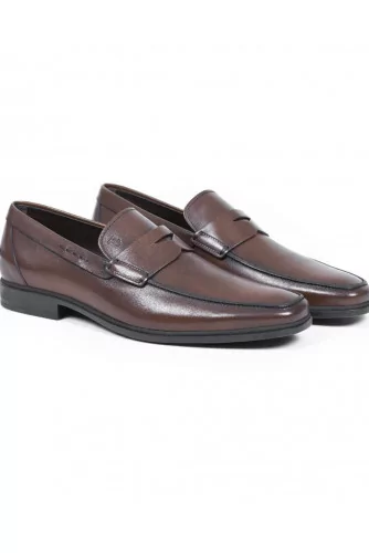 Mocassin Tod's "Classico Fondo" avec patte marron semelle gomme fine pour homme