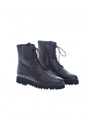 Leather boots with laces and zipper