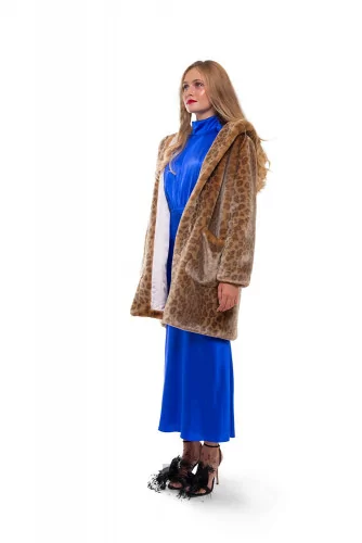 Fake fur coat with leopard print