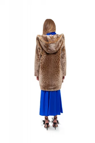 Fake fur coat with leopard print