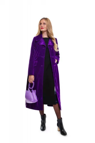 Slim-fitted coat trench style round lapels