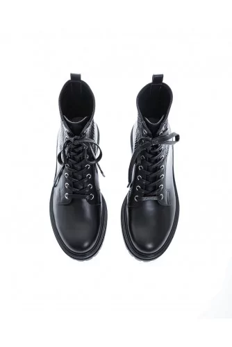 Leather boots with laces 20