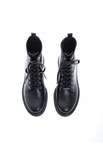 Boots en cuir avec lacets 20