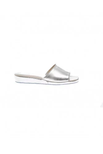 Open-toe metallic leather indoor mules 20