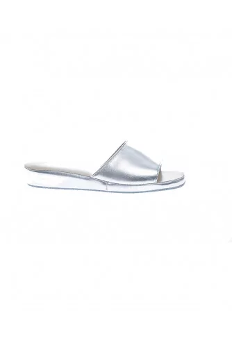 Open-toe metallic leather indoor mules 20